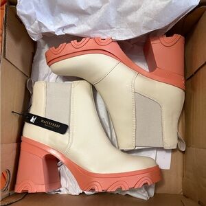Sorel Brex heel chelsea boot